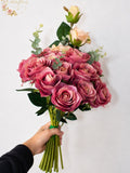 Bouquet de fleurs rose poudré